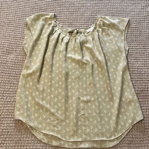 Women’s top XL cream and white floral print